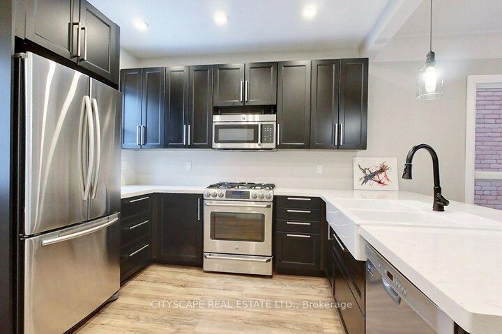 Property Photo:  39 Holton Avenue N  ON L8L 6H3 