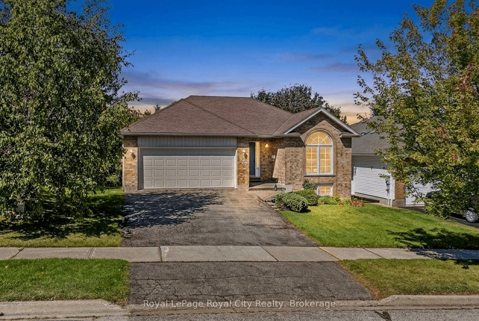 Property Photo:  589 Harvey Street  ON N1M 3J4 