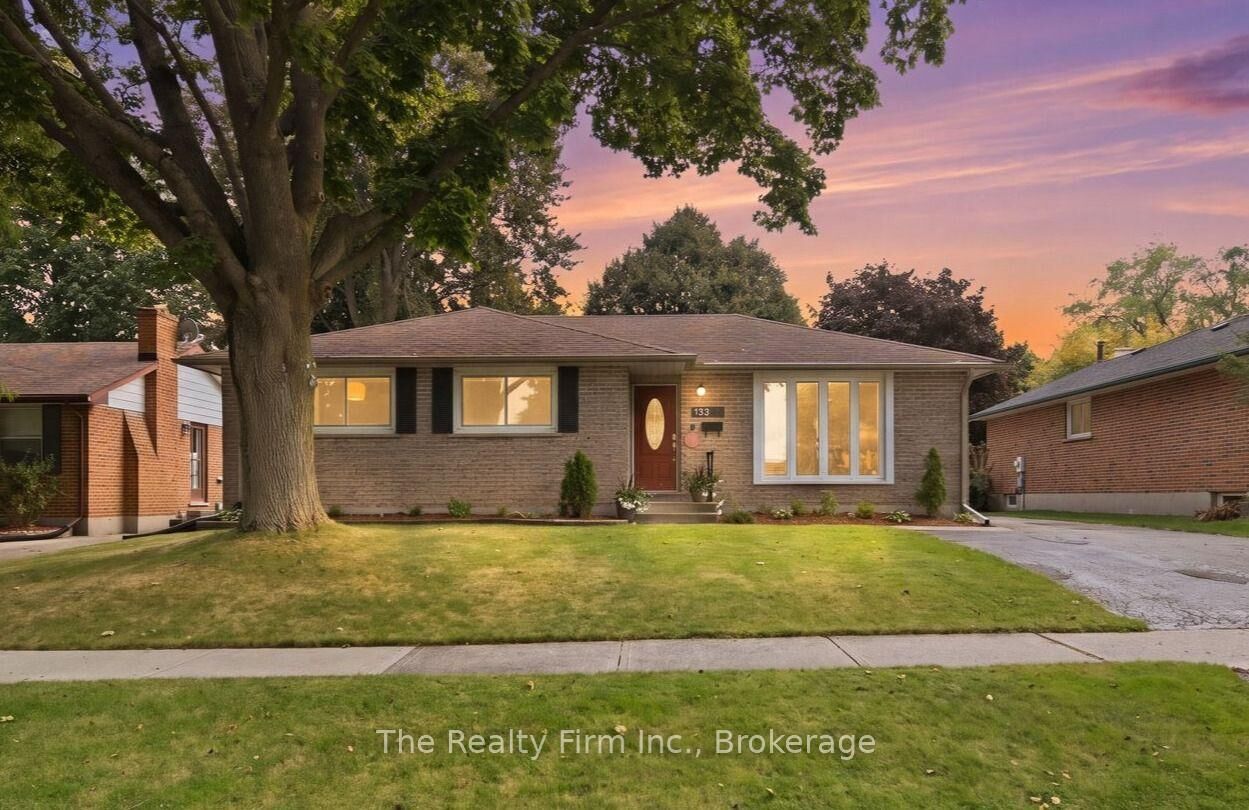 Property Photo:  760 Gladstone Drive  ON N4S 5S9 