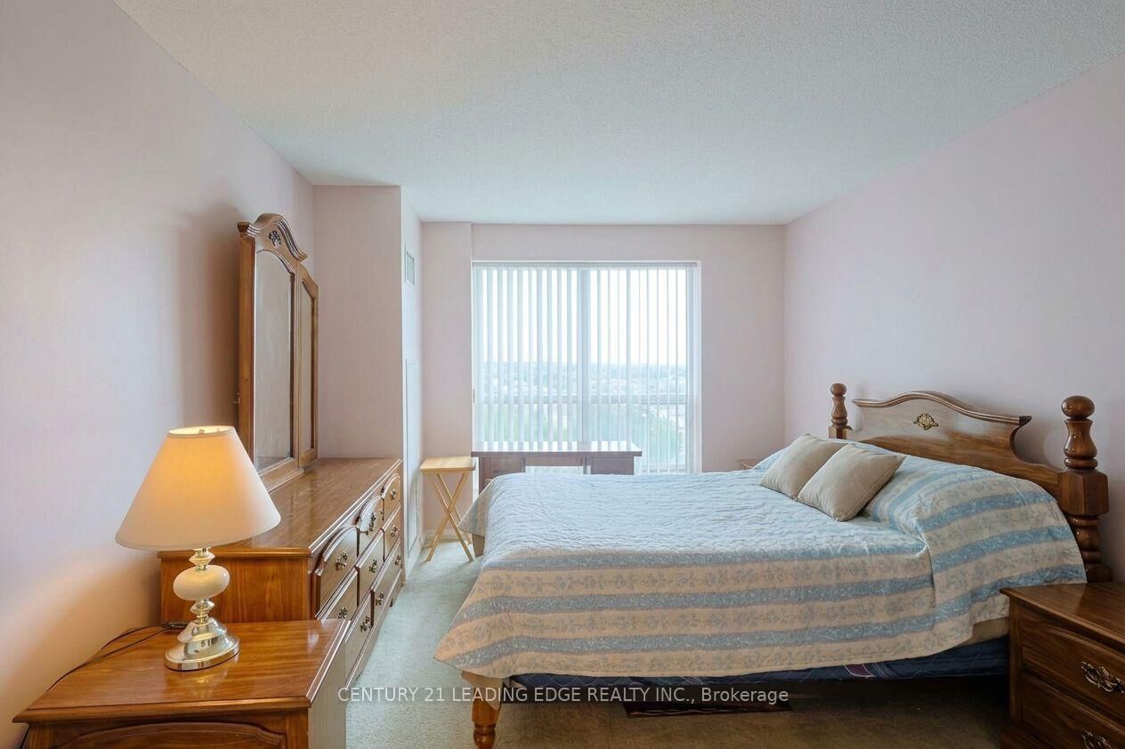 Property Photo:  3 Ellesmere Street 726  ON L4B 4N2 