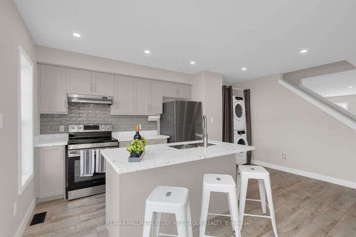 Property Photo:  91 Coughlin Road 19  ON L4N 0L6 
