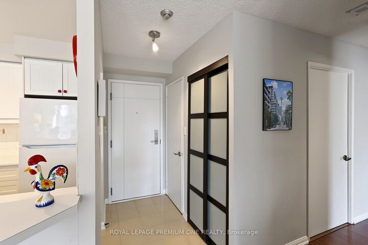 Property Photo:  2267 Lake Shore Boulevard 410  ON M8V 3X2 