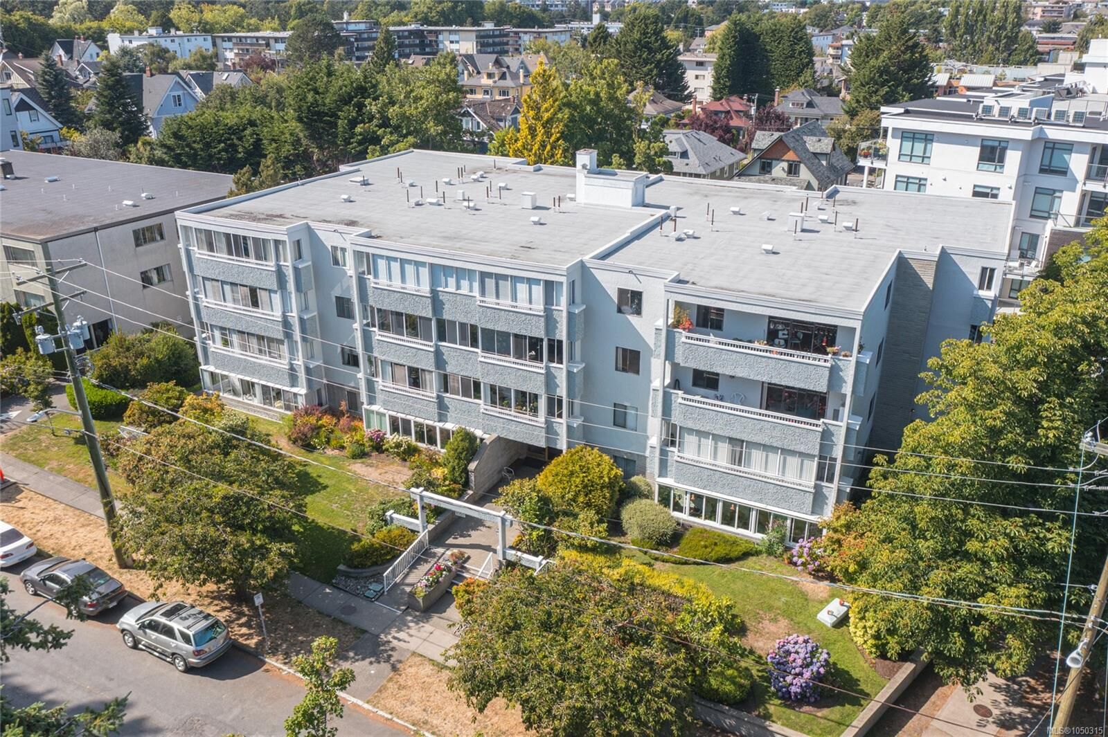 Property Photo: 1050 Park Blvd #101 BC V8V 2T4