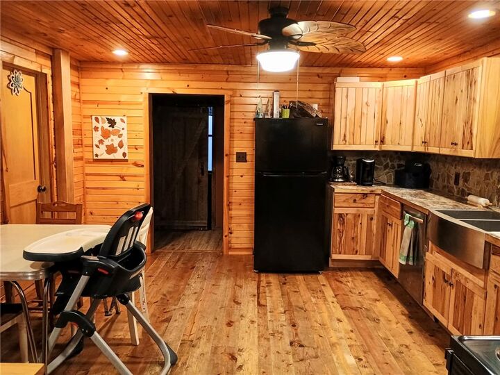Property Photo:  412 Church St  PA 15956 