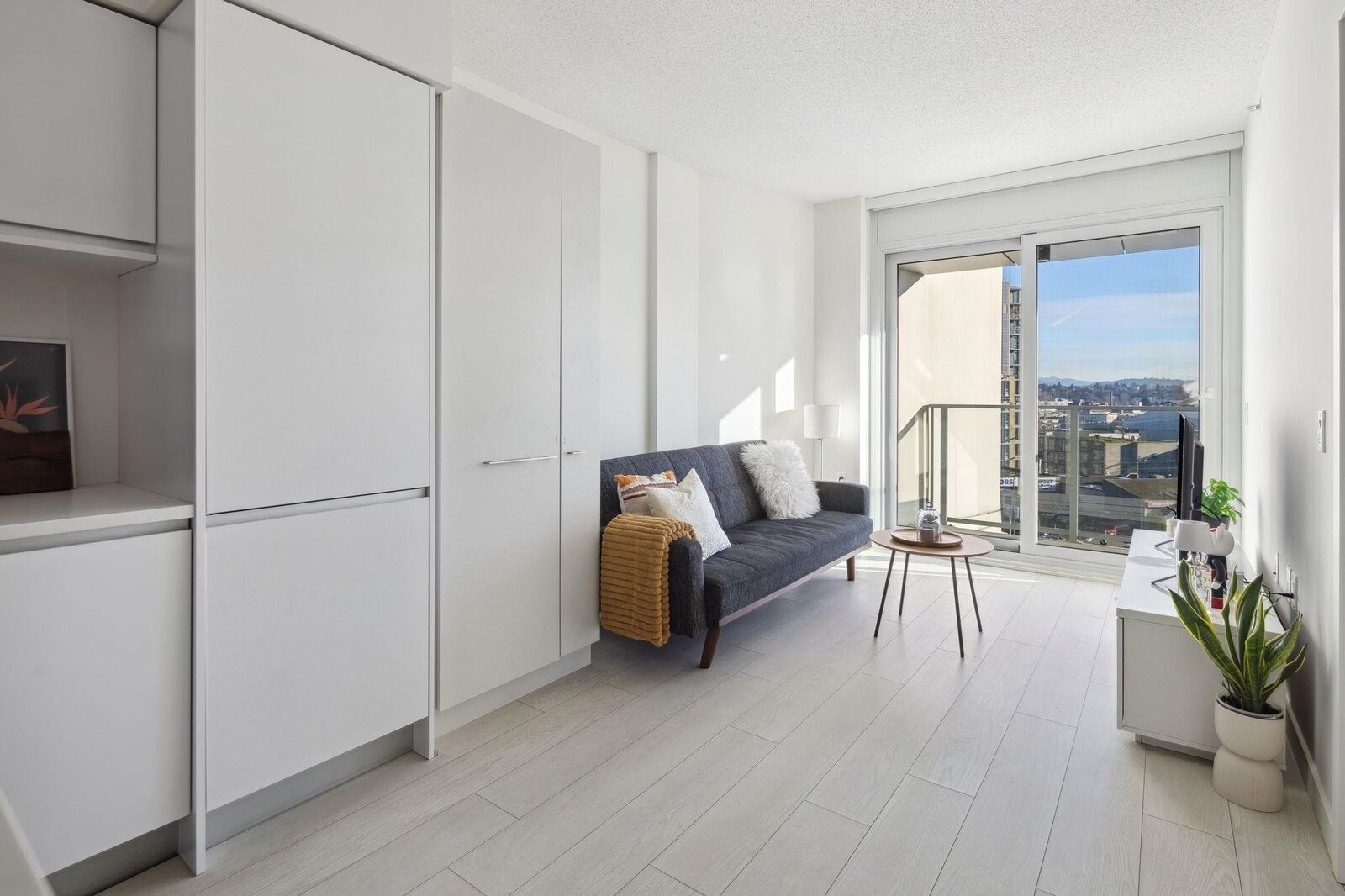 Property Photo:  180 E 2nd Avenue 611  BC V5T 0K4 