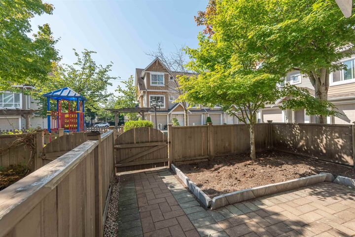 Property Photo:  9451 Granville Avenue 5  BC V6Y 1P9 