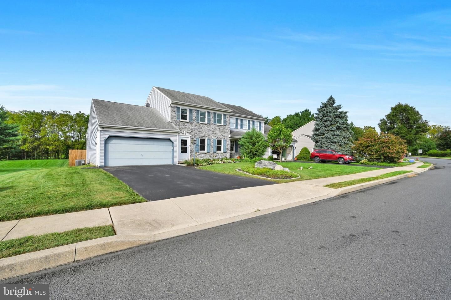 Property Photo: 113 Laurie Lane PA 17543