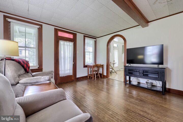 Property Photo:  304 Hilldale Road  PA 17565 