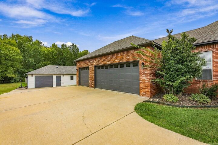 Property Photo:  26 Shenandoah Way  AR 72023 