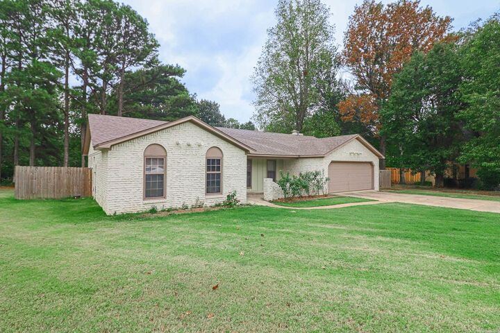 Property Photo:  2812 Glenwood Cove  AR 72401 