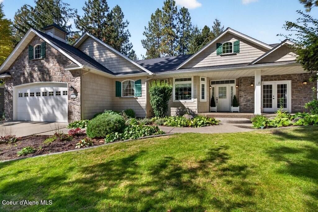 Property Photo:  1107 S Riverside Harbor Dr  ID 83854 