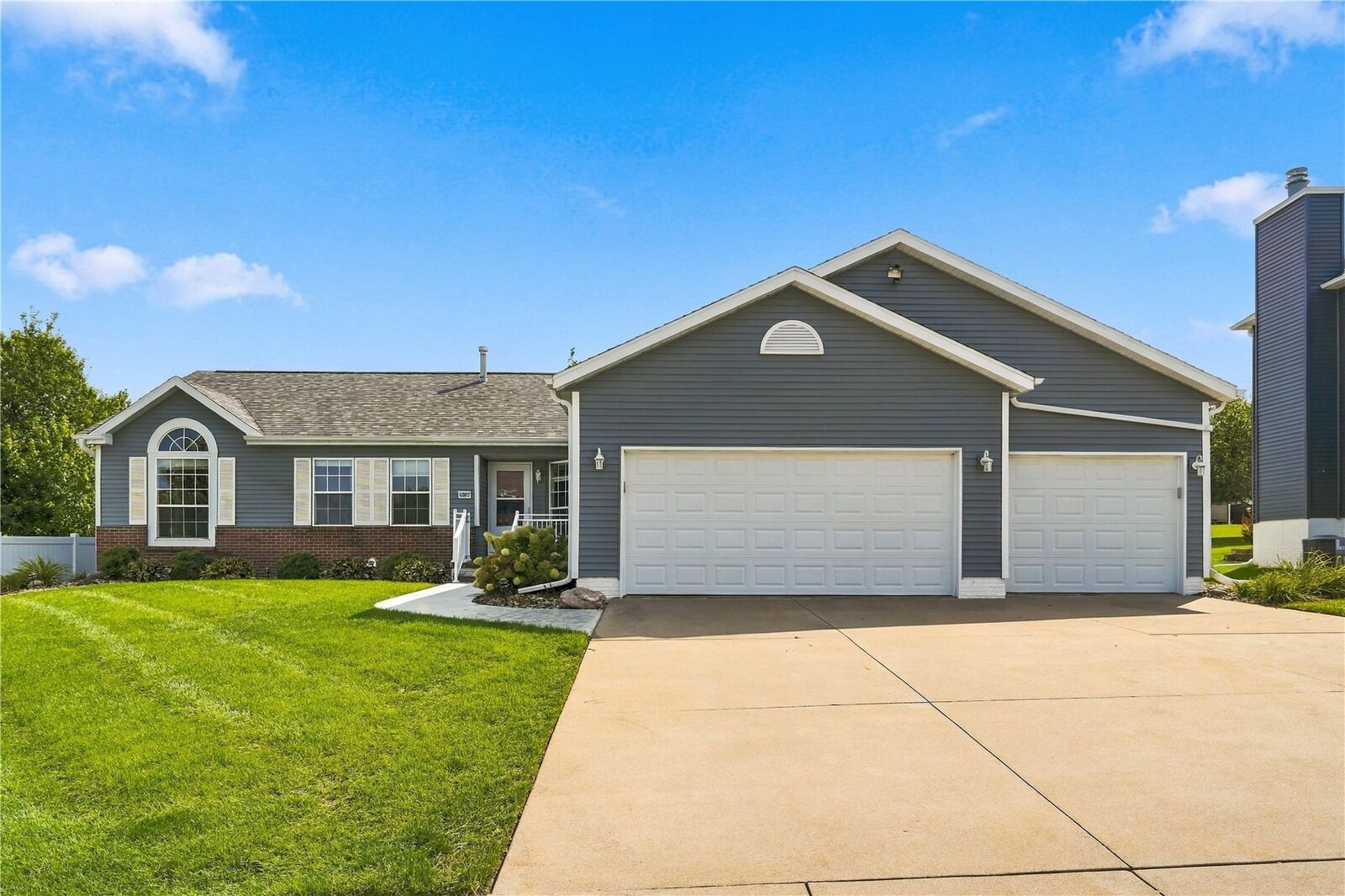 Property Photo:  6805 Stone Terrace Dr  IA 52404 