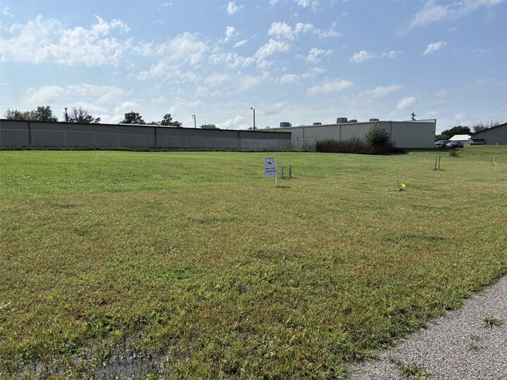 Property Photo: 197 William Way IA 52315