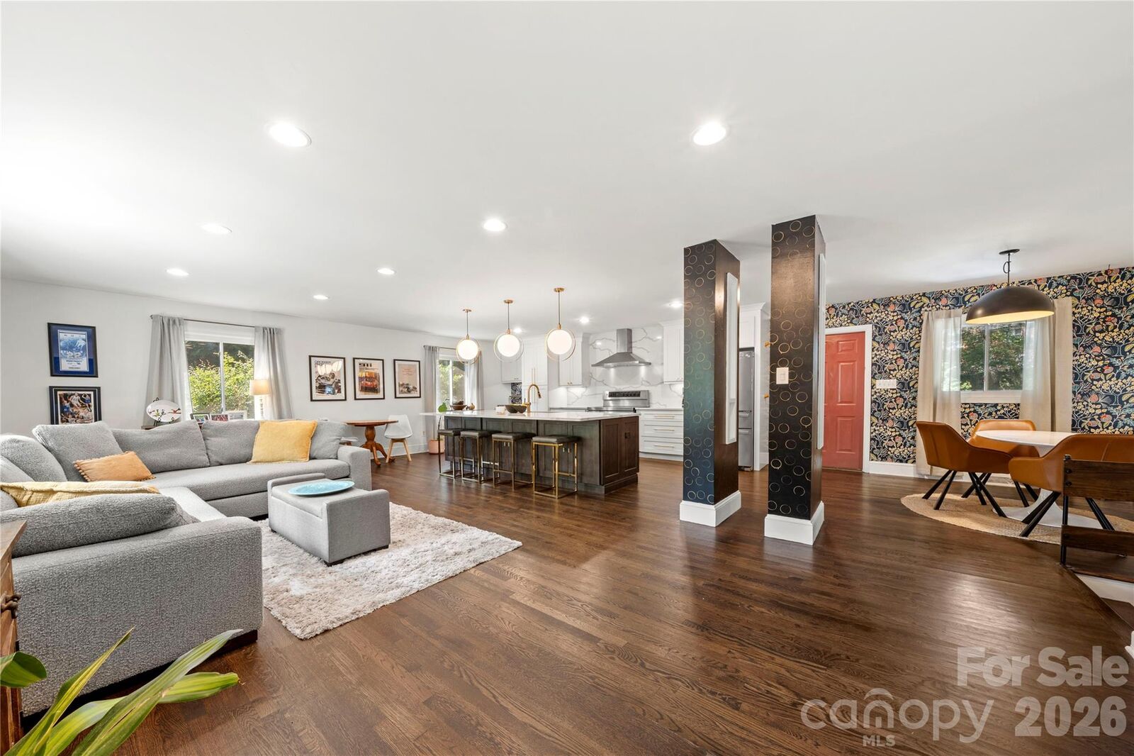 Property Photo:  1206 Hollow Tree Court  NC 28226 