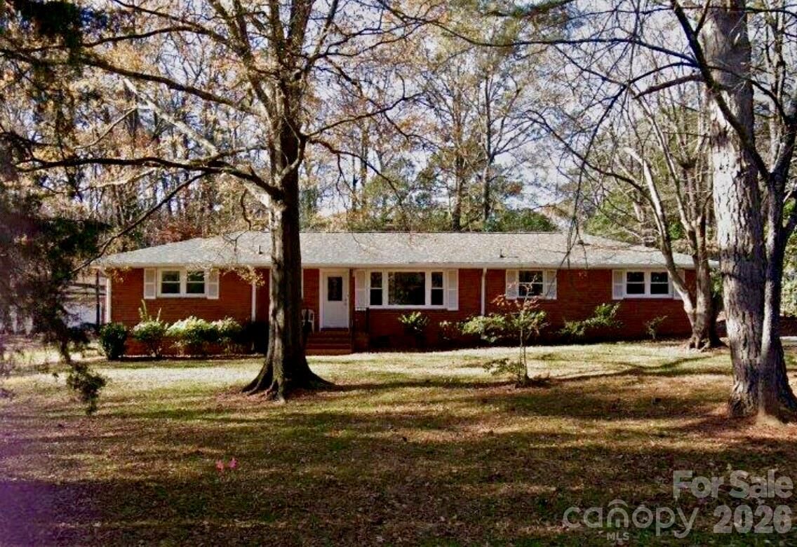 Property Photo:  7029 Linda Lake Drive  NC 28215 
