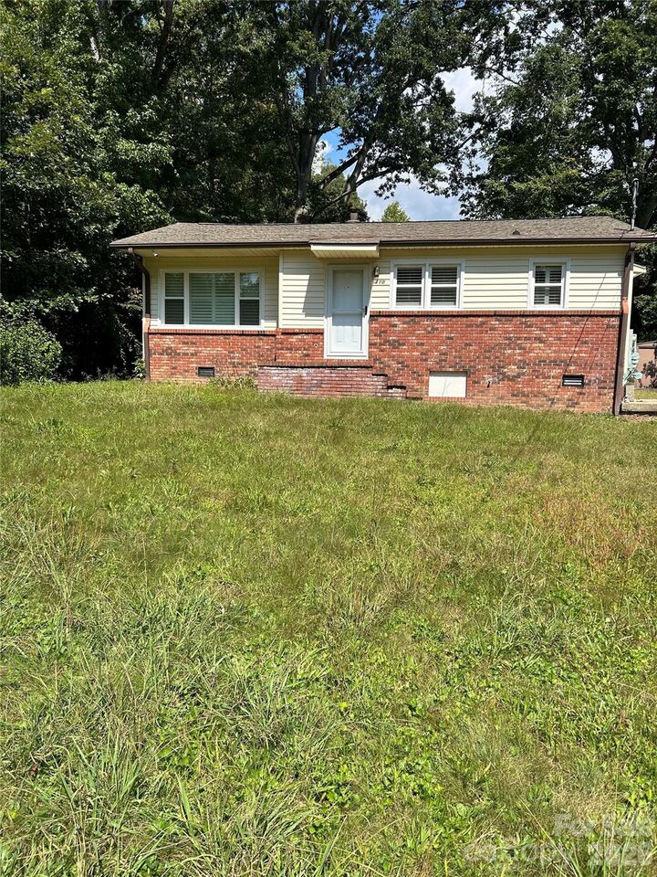 Property Photo:  110 9th Street  NC 28711 