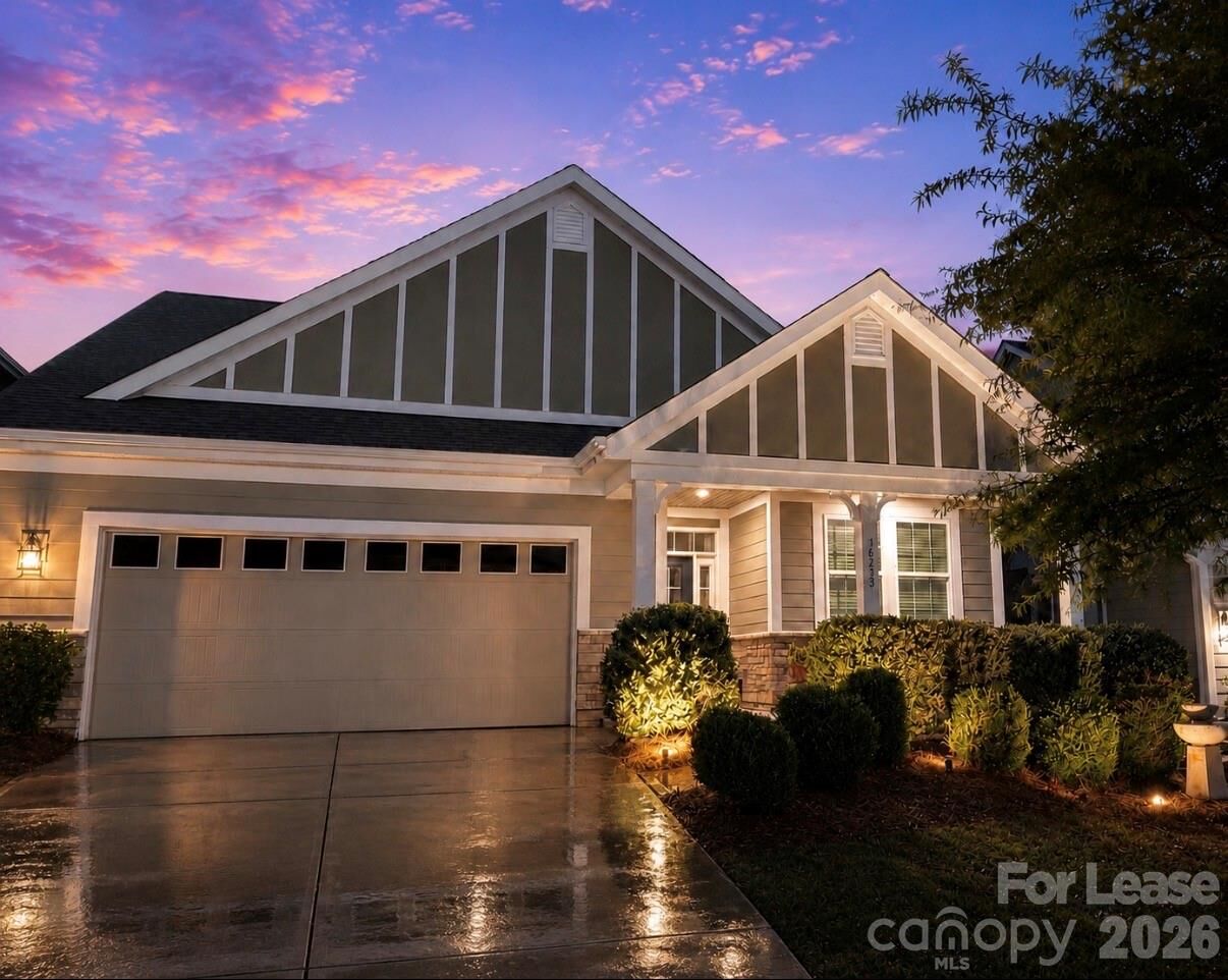 Property Photo: 16233 Kelby Cove NC 28278