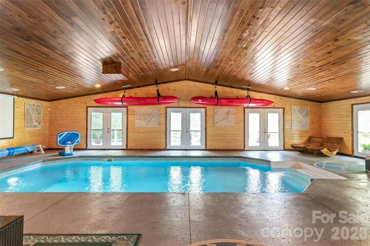 Property Photo: 13934 Kings Carriage Lane NC 28278