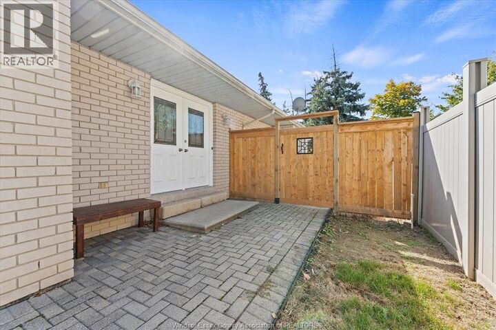 Property Photo:  1467 Guildwood Crescent  ON N9H 2B3 
