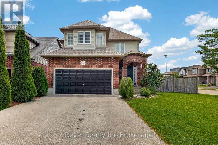 Property Photo:  762 Frontenac Crescent  ON N4V 0B1 