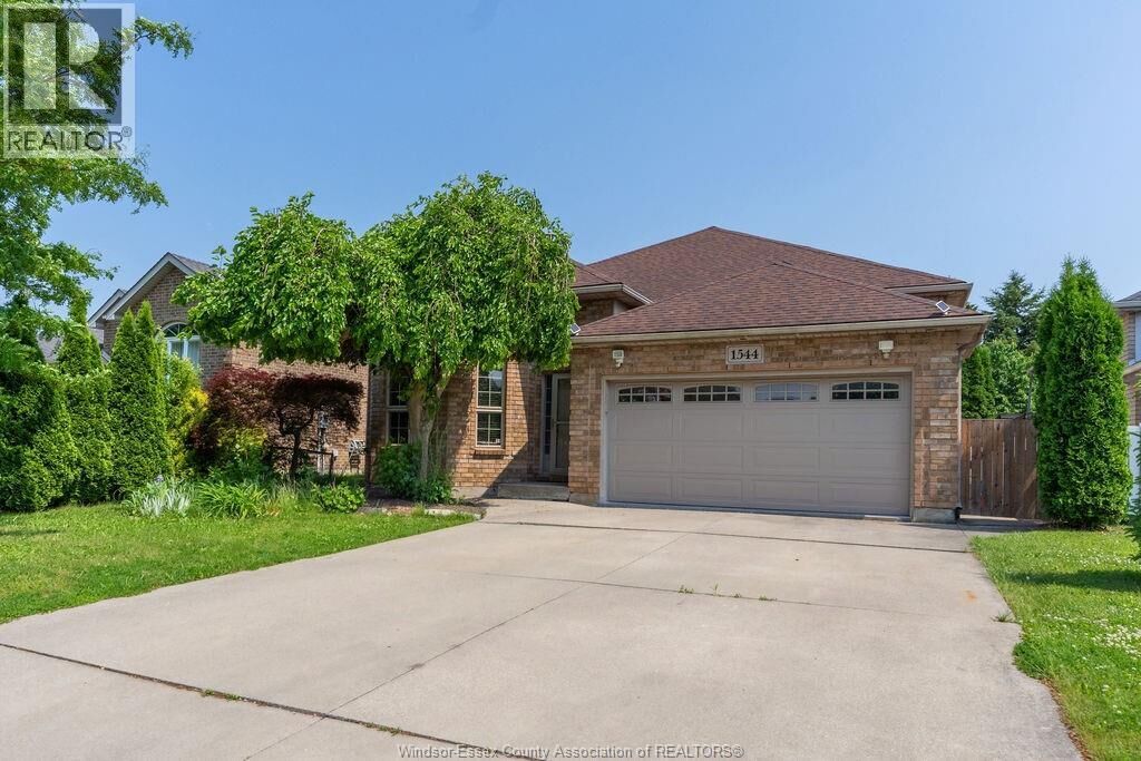 Property Photo:  1544 Imperial Crescent  ON N9G 2T8 