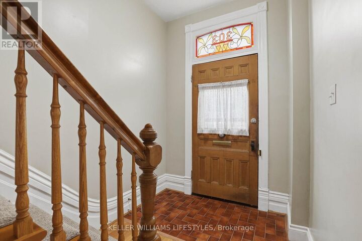 Property Photo:  303 Pall Mall Street  ON N6B 2G8 