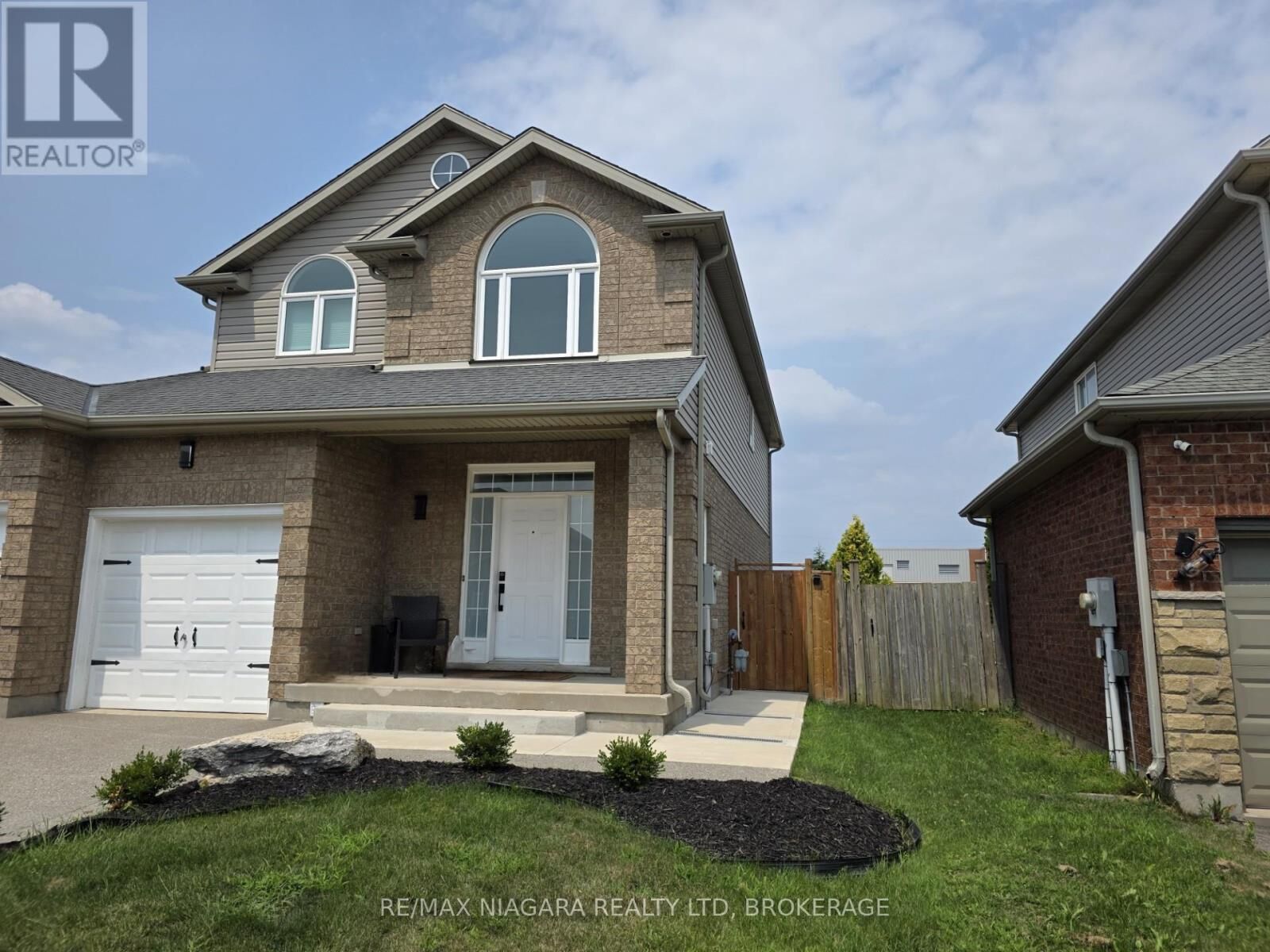 Property Photo:  8383 Heikoop Crescent  ON L2H 3J7 