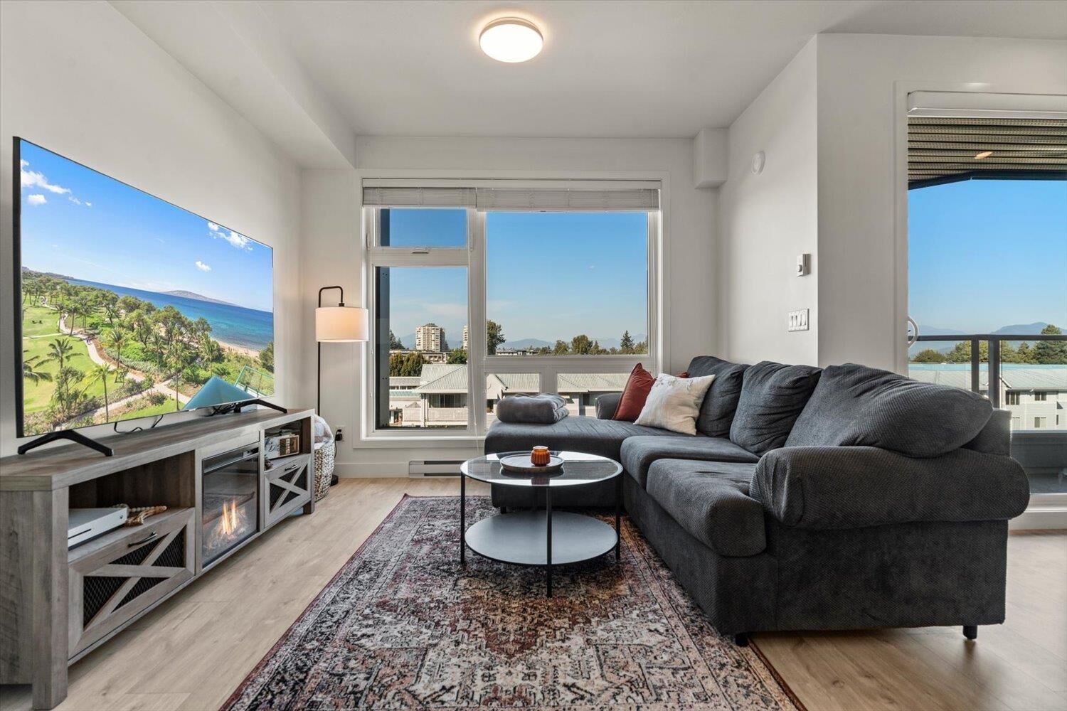 Property Photo:  32838 Landeau Place 414  BC V2S 0M6 