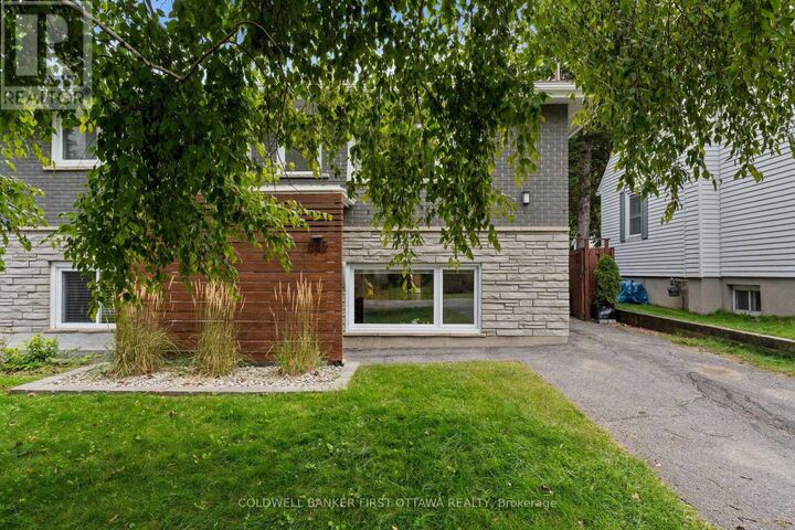 Photo de la propriété: 849 Maplewood Avenue ON K2B 5V4
