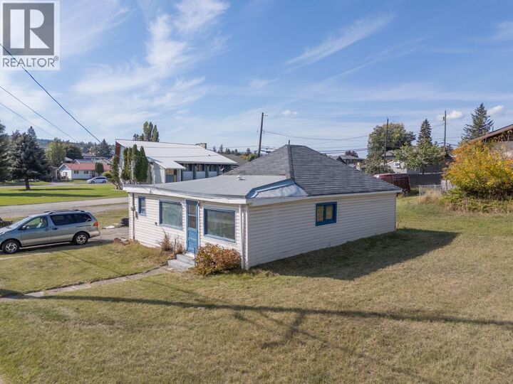 Property Photo:  1005 11th Avenue South  BC V1C 2R6 
