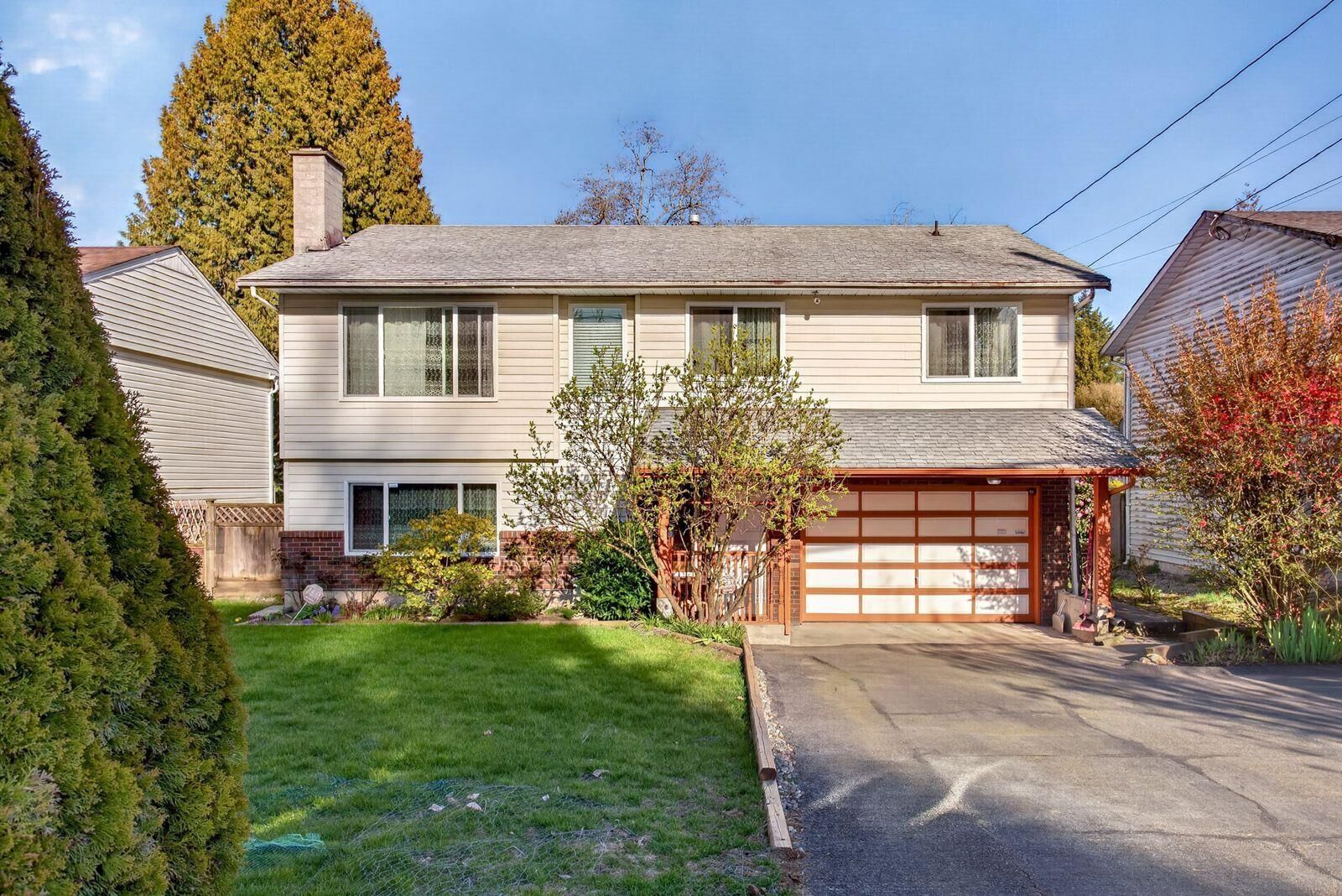 Property Photo:  10842 144A Street  BC V3R 3R1 