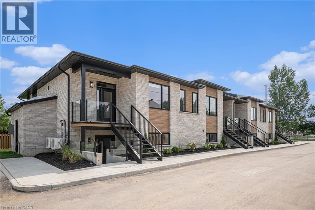 Property Photo:  461 East Wellington Street 2  ON N0G 2L2 