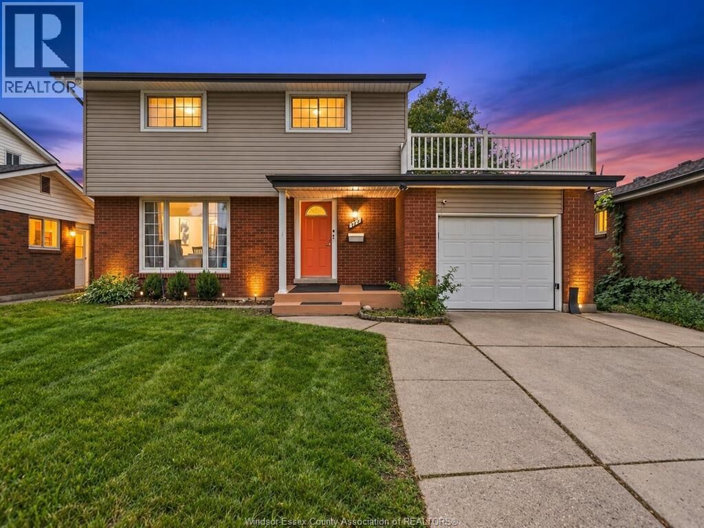 Property Photo:  2547 Rivard Avenue  ON N8T 2H4 