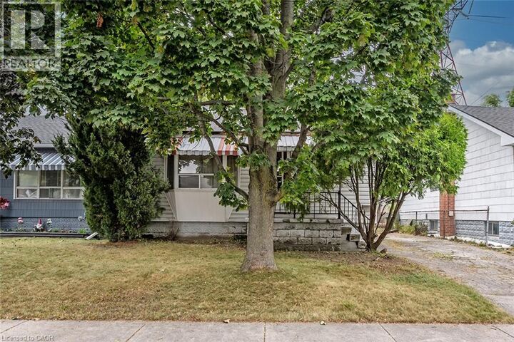 Property Photo:  129 Selkirk Avenue  ON L8H 5M1 