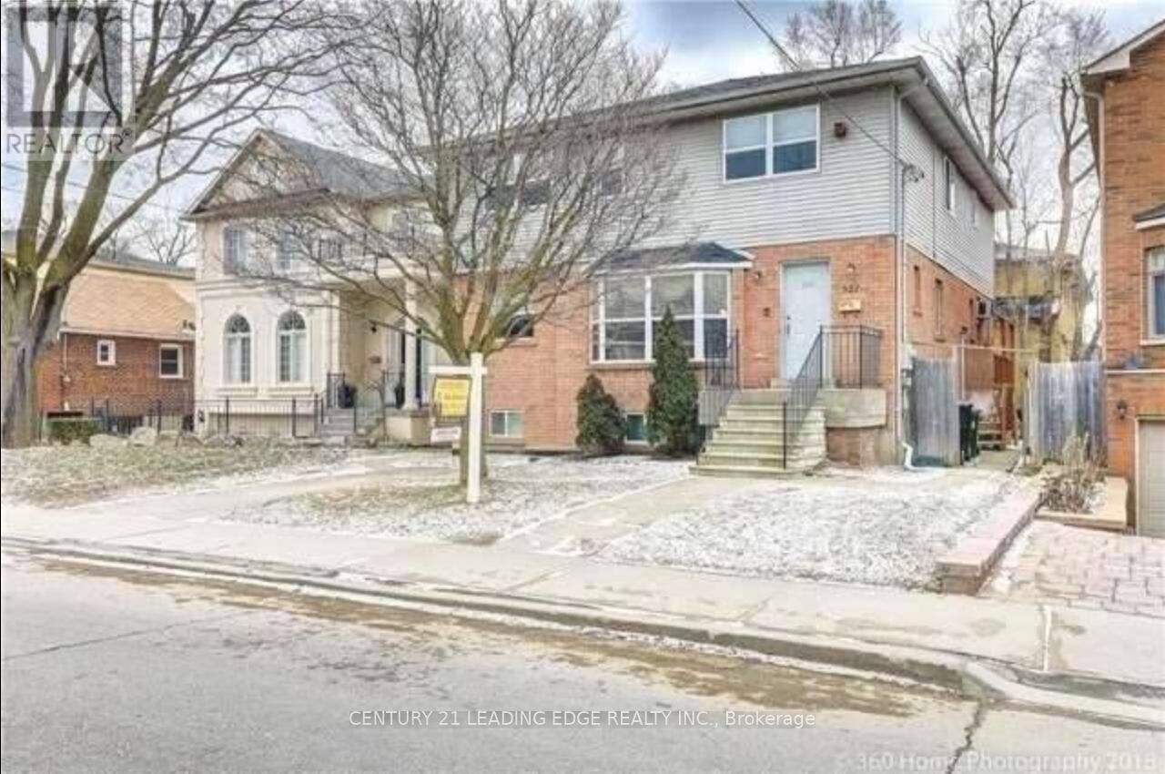 Property Photo: 527 Glengarry Avenue Bsmt 2 ON M5M 1G2