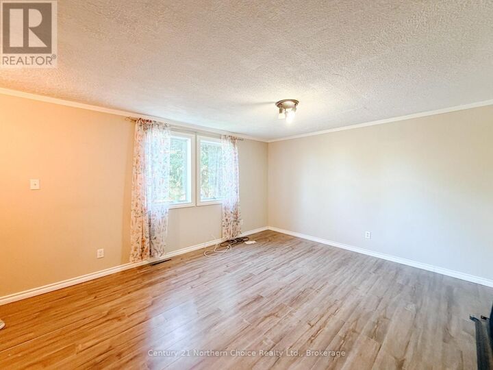 Property Photo:  1509 Agur Street  ON P9N 1M4 
