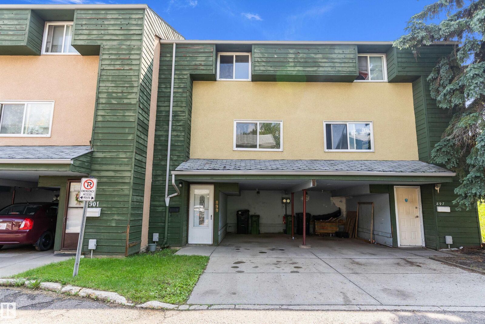 Property Photo: 899 Abbotsfield Road NW AB T5W 4R4