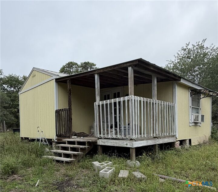 Property Photo:  105 Clear Springs  TX 78114 