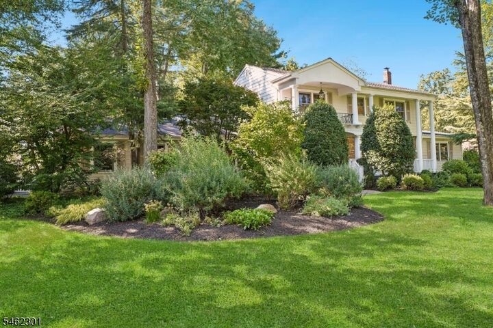 Property Photo:  32 Stratford Dr  NJ 07039 