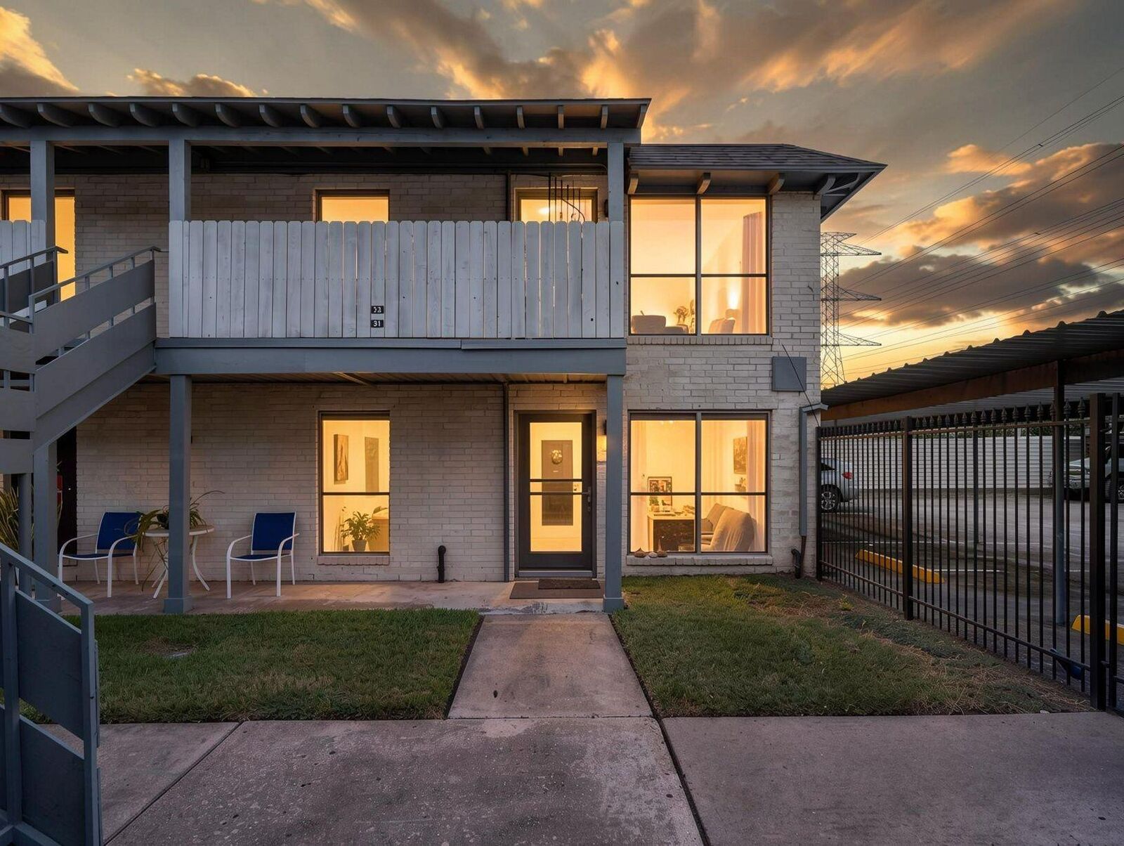 Property Photo: 4500 Sherwood Lane 31 TX 77092