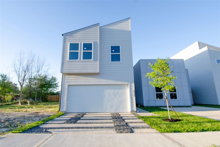 Property Photo: 2832 Mansfield Street TX 77091