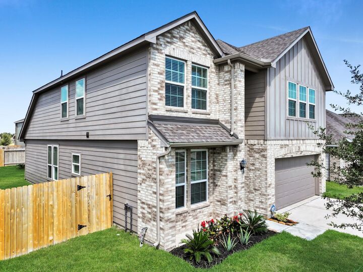 Property Photo: 766 Dewberry Road TX 77568