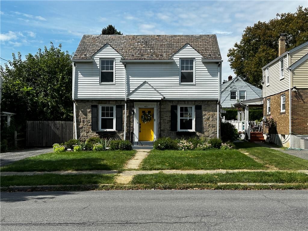Property Photo: 937 Elm Street PA 18018