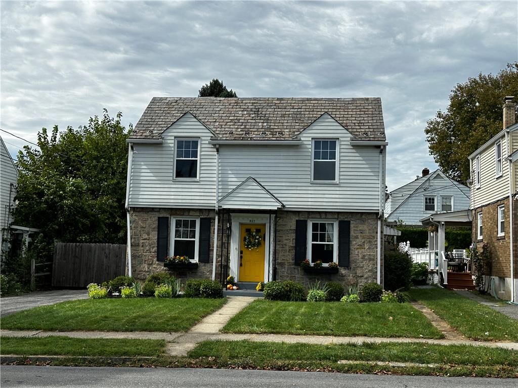 Property Photo: 937 Elm Street PA 18018