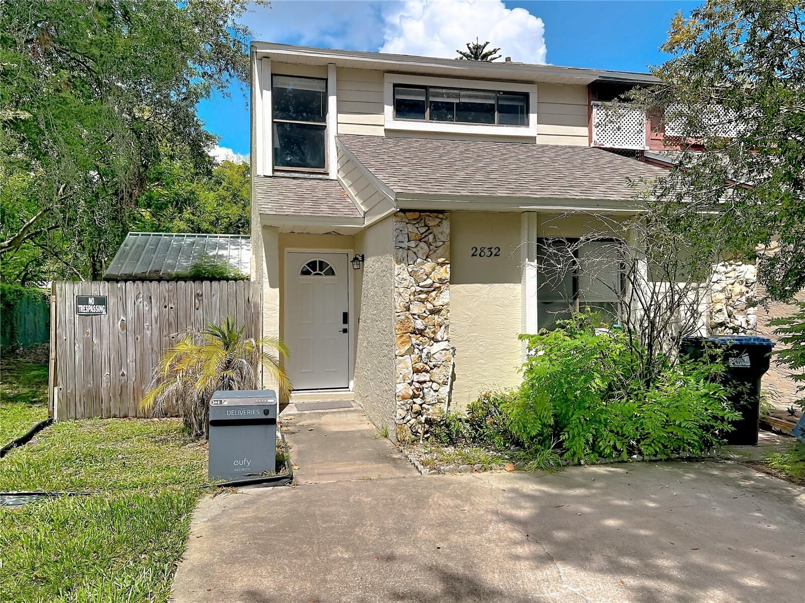 Property Photo: 2832 Hunt Club Lane FL 32826