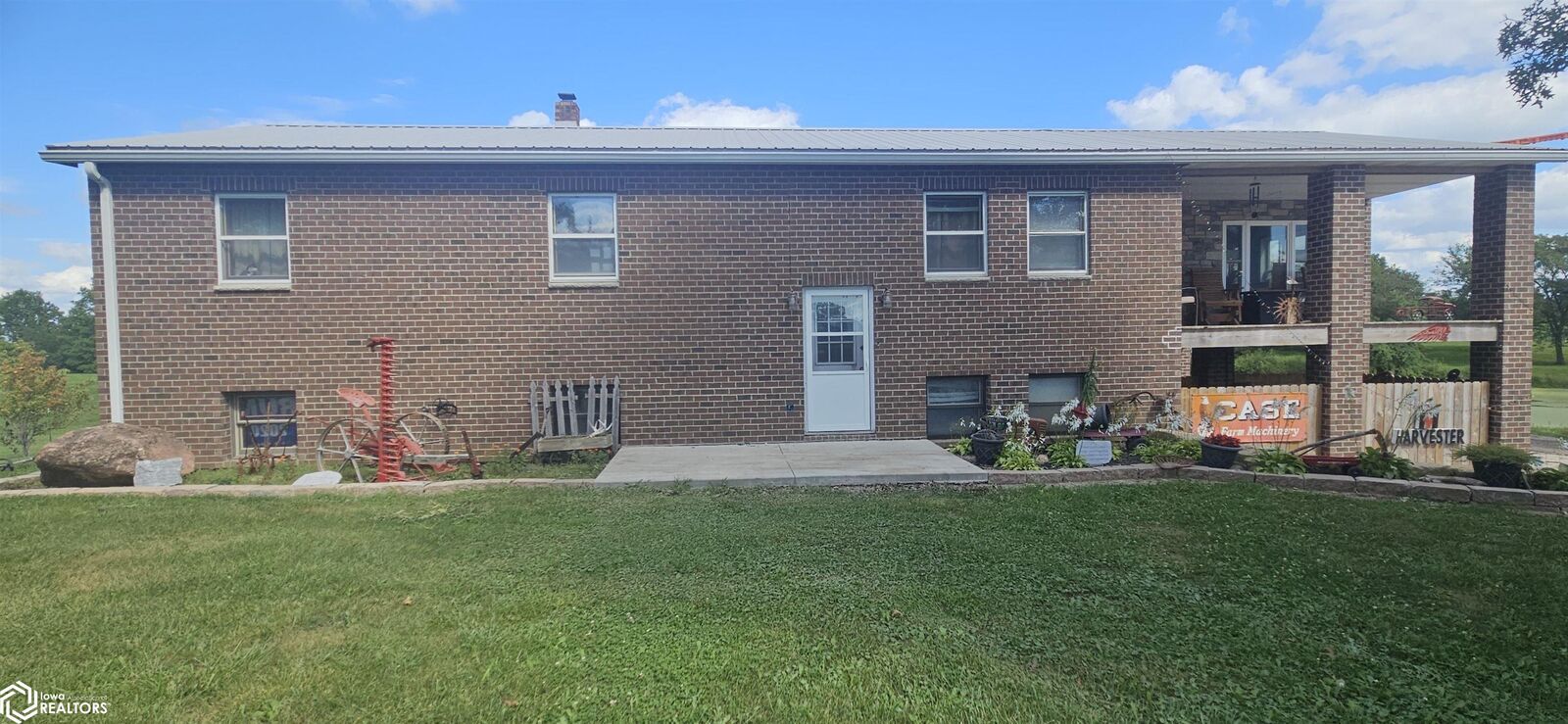 Property Photo: 17686 215th Avenue IA 52544