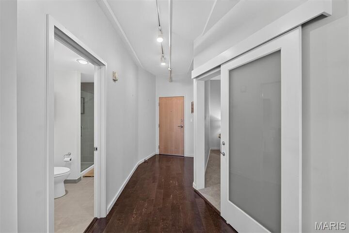 Property Photo:  915 Olive Street 1404  MO 63101 
