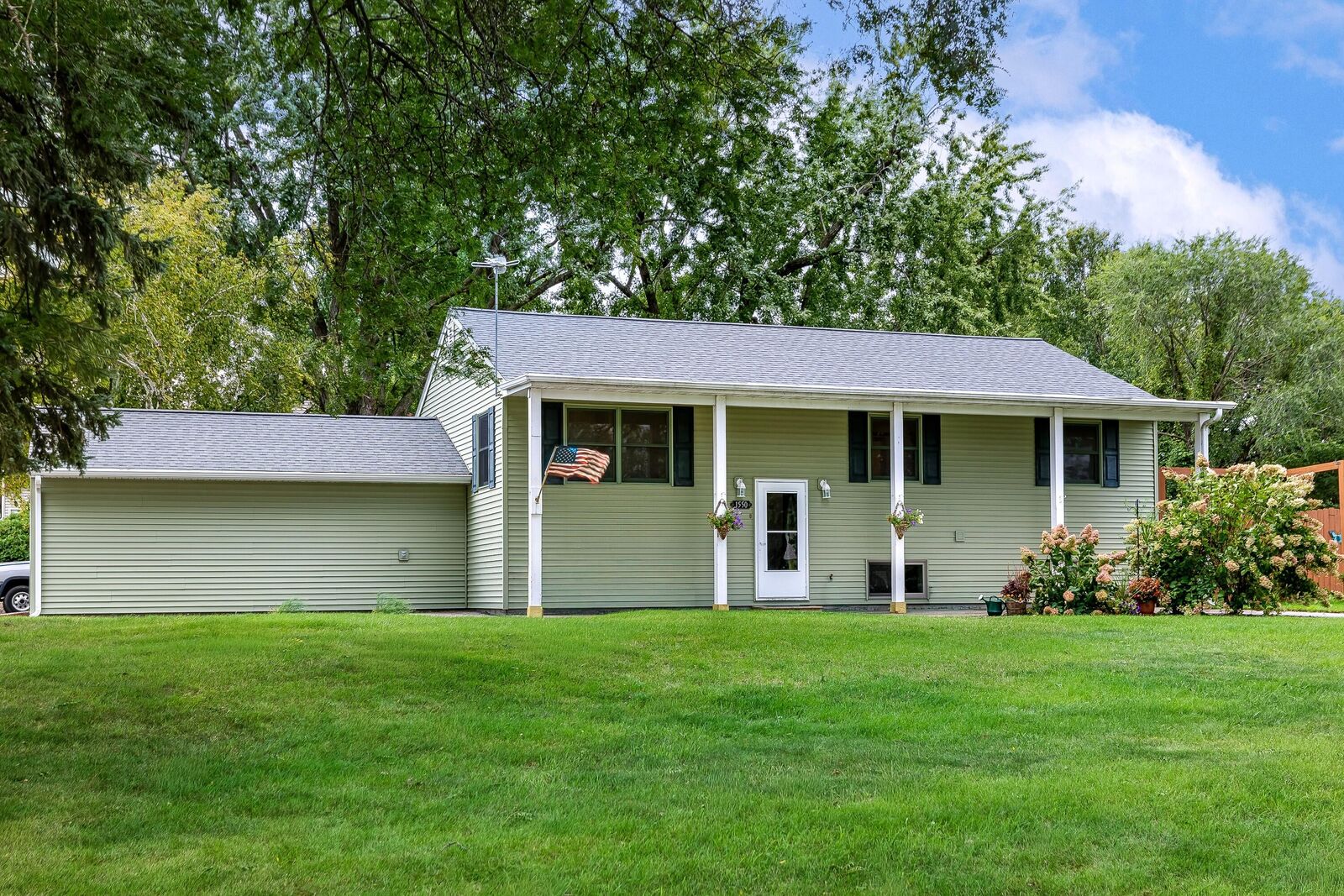 Property Photo: 1550 Main St WI 54650