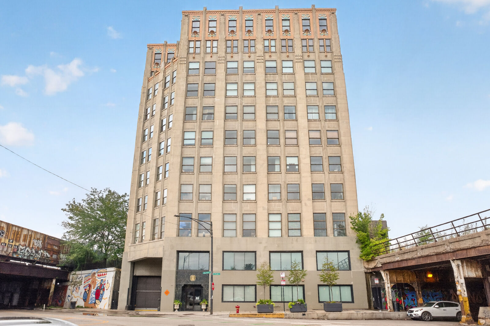 Property Photo: 1550 S Blue Island Avenue 420 IL 60608