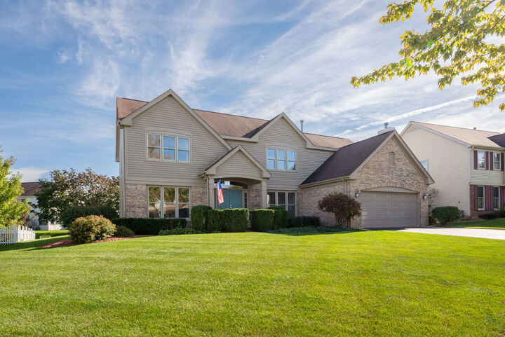 Property Photo: 931 Ambria Drive IL 60060